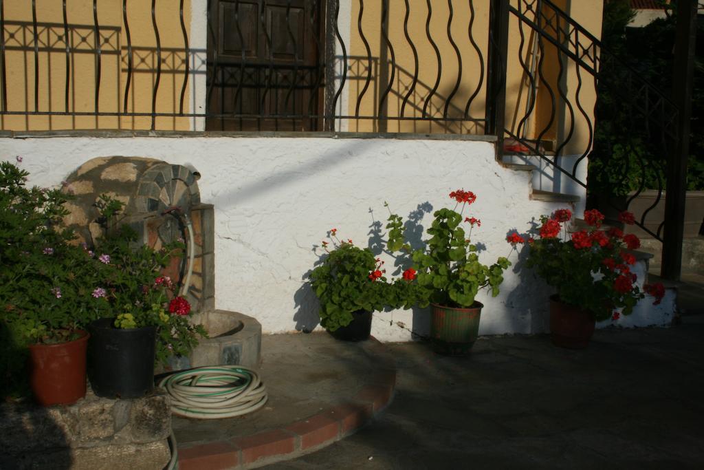Xenios Loutra Village Karnagio Extérieur photo