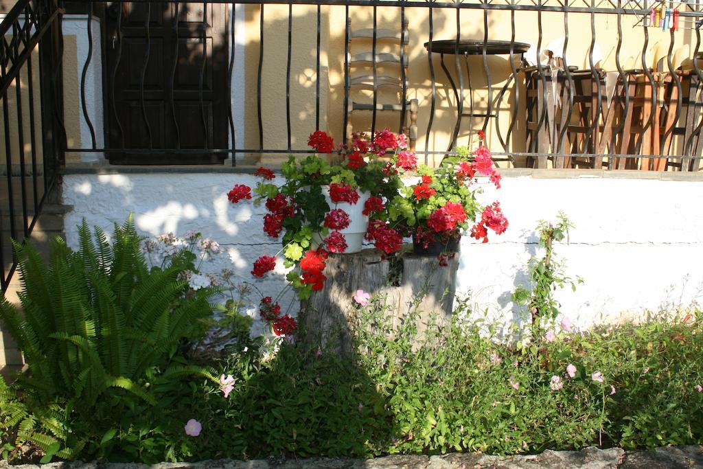 Xenios Loutra Village Karnagio Extérieur photo