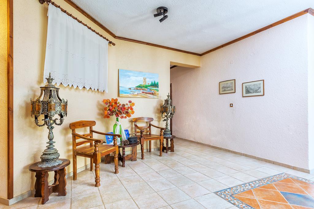 Xenios Loutra Village Karnagio Extérieur photo