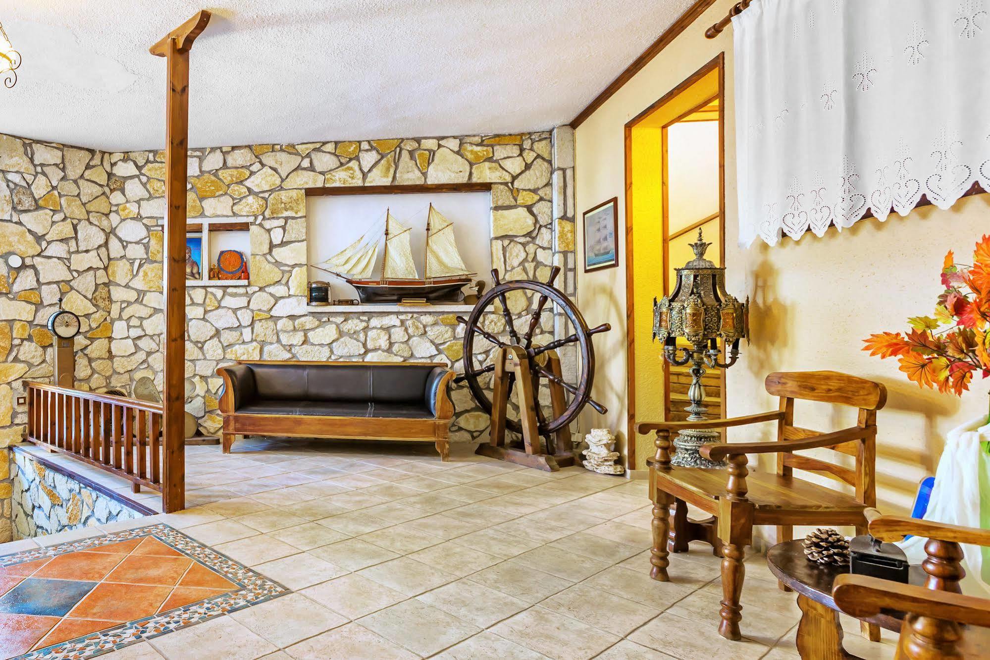 Xenios Loutra Village Karnagio Extérieur photo
